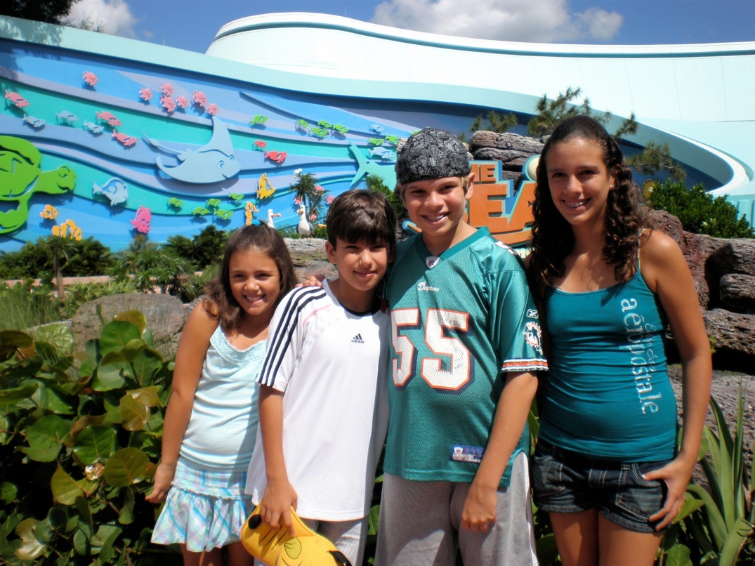 Walt Disney World Resort - Epcot - The Seas With Nemo And Friends.JPG
